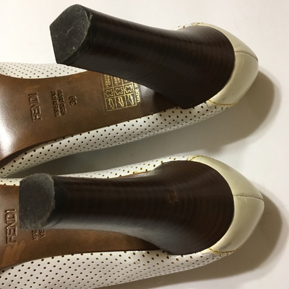 Fendi Vintage Cream Leather Size 39 Wooden Heels - Picture 7 of 8